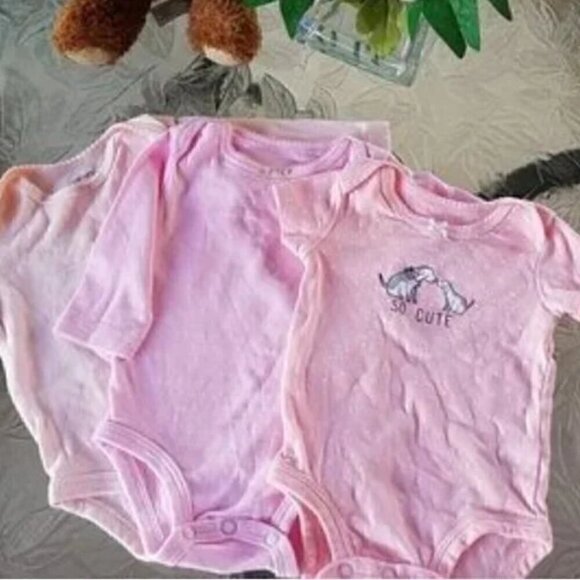 Adorable Carter's onesies 3M - Picture 3 of 5